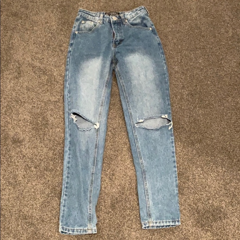 High waisted light wash jeans